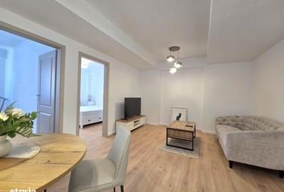 Apartament cu 3 camere semidecomandat în Calea Victoriei