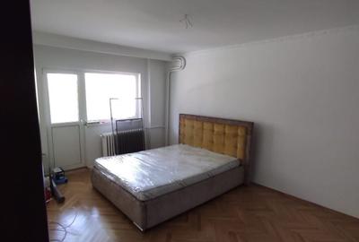 Garsonieră decomandată în Lacul Tei