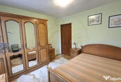 Casă cu 4 camere cu Teren 271 Mp în Central