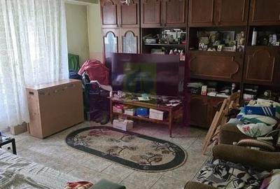Apartament cu 3 camere semidecomandat în Lacul Tei