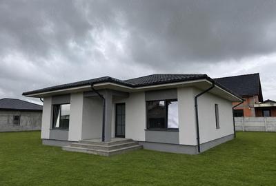 Casă cu 3 camere cu Teren 311 Mp în Central - 1