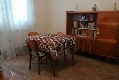 Apartament cu 3 camere semidecomandat în Calea Galați - 2