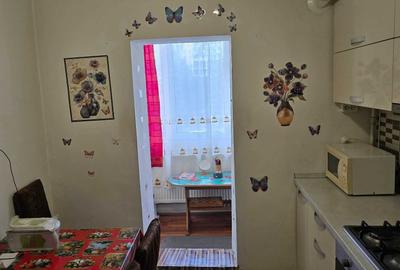 Apartament cu 2 camere decomandat în Lenin