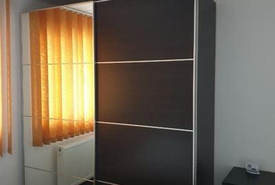 Apartament cu 2 camere decomandat în Apărătorii Patriei