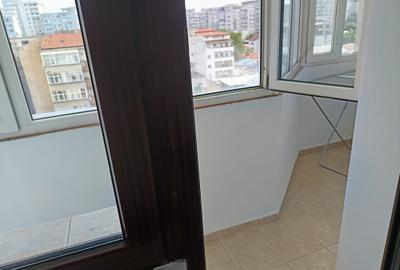 Apartament cu 2 camere decomandat în P-ța Victoriei - 2
