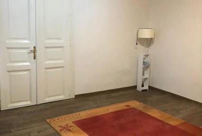 Apartament cu 3 camere nedecomandat în Sinaia - 1