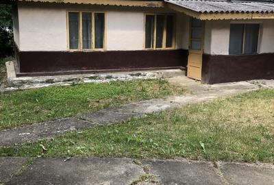 Casă cu 4 camere în Cordun