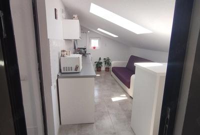Apartament cu 3 camere semidecomandat în Câmpului