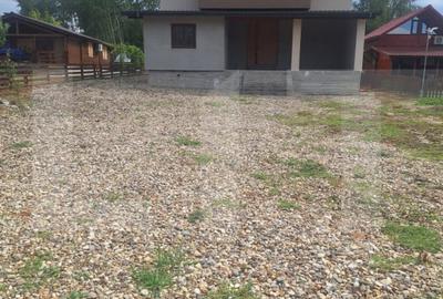 Casă cu 5 camere cu Teren 1000 Mp în Central