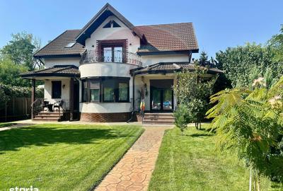 Casă cu 6 camere cu Teren 1180 Mp în Râfov