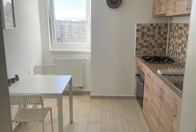 Apartament cu 2 camere decomandat în Tractorul - 4