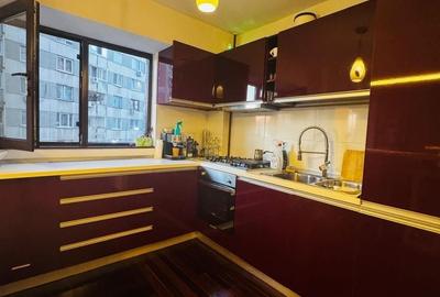 Apartament cu 2 camere semidecomandat, mobilat în Rahova