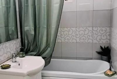 Apartament cu 2 camere decomandat în Casa de Cultură