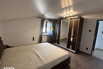 Casă cu 4 camere cu Teren 240 Mp în Central