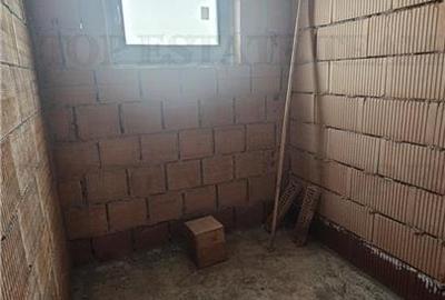 Casă individuală cu 6 camere cu Canalizare în Central - 6