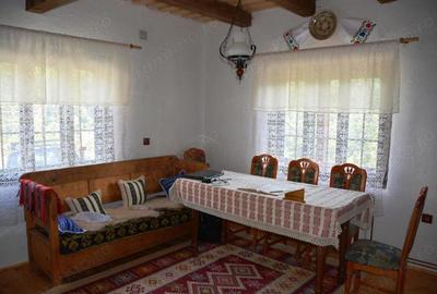 Casă cu 8 camere în Buru - 9