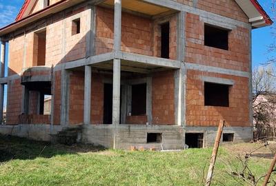 Casă cu 4 camere în Sânandrei - 3