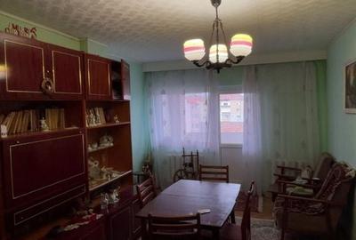 Apartament cu 3 camere decomandat, mobilat în Exterior Vest - 1