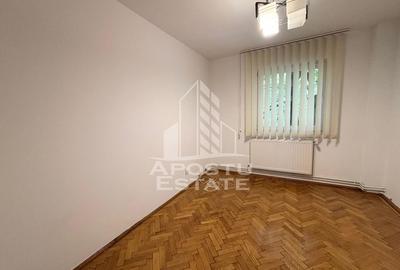 Apartament cu 4 camere, decomandat, nemobilat, garaj, zona Medicina - 4