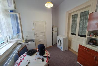 Str Lunga, garsoniera , 225 euro - 3