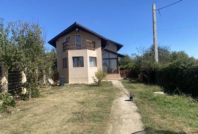 Casă cu 4 camere în Satu Nou - 8