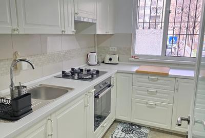 Apartament cu 4 camere semidecomandat în 13 Septembrie - 2