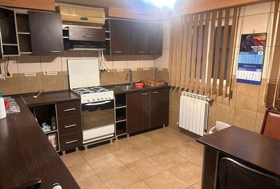 Casă cu 6 camere în Steaua - 4