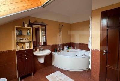 Casă cu 6 camere cu Teren 330 Mp în Soarelui - 11
