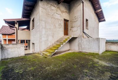 Casă individuală cu 9 camere cu Canalizare în Zimandu Nou - 7