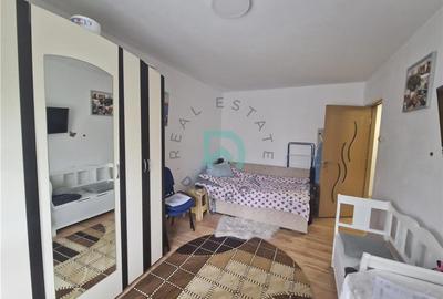 Apartament cu 2 camere decomandat în Tractorul