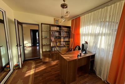 Casă individuală cu 8 camere cu Canalizare în Faleza Nord - 22