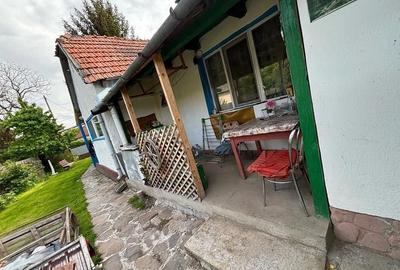 Casă cu 4 camere cu Teren 900 Mp în Chichiș - 1