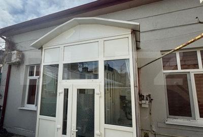Casa cu 3 camere, 60 mp, mansarda, zona Unirii