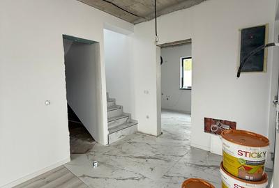 Casă individuală cu 4 camere cu Teren 240 Mp în Costi - 17