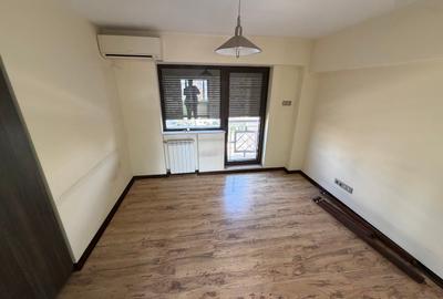 Apartament cu 4 camere semidecomandat în P-ța Victoriei - 20