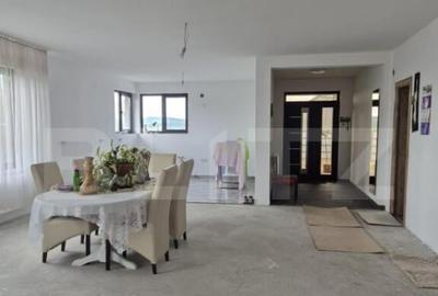 Casă cu 4 camere cu Teren 1399 Mp în Ernei - 7