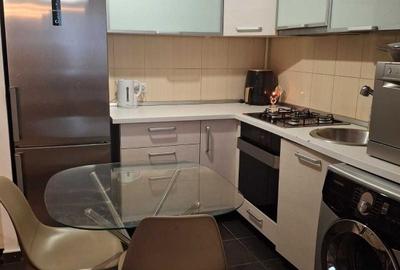 Apartament cu 2 camere decomandat în Runcu