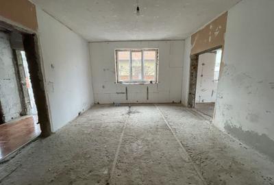 Casă individuală cu 4 camere cu Canalizare în Mircea cel Bătrân - 2