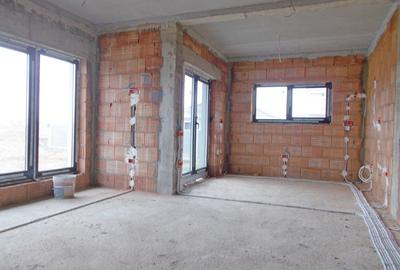 Duplex cu 3 camere cu Teren 310 Mp în Urseni