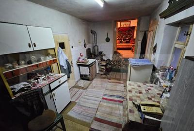 Casă cu 4 camere cu Teren 800 Mp în Crizbav - 2