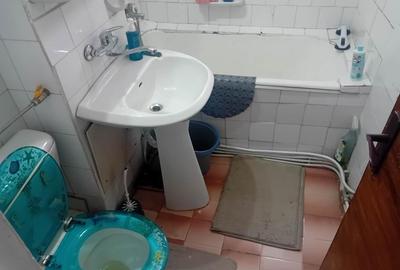 Apartament cu 3 camere semidecomandat în Dărmănești