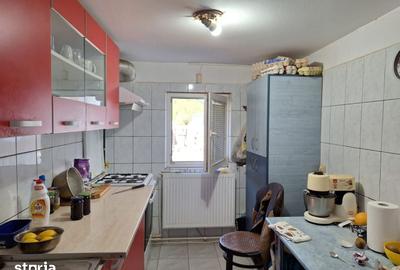Casă cu 6 camere cu Teren 1000 Mp în Frumușani - 5