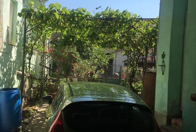 Casă cu 6 camere cu Teren 3444 Mp în Căstău - 5