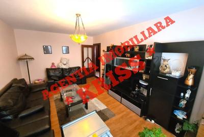 Apartament cu 3 camere decomandat în Teilor - 3