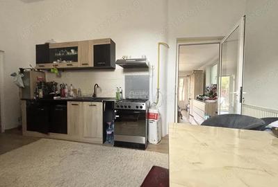 Apartament cu 3 camere semidecomandat în Central - 3