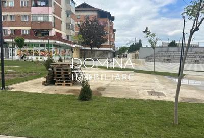 Spațiu comercial, de 370 mp, în Central - 8
