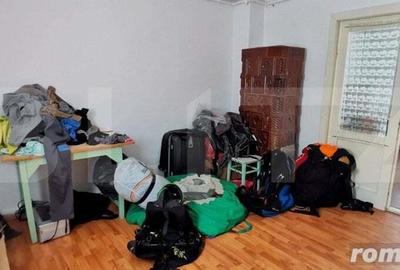 Casă cu 5 camere cu Teren 2100 Mp în Luna - 11