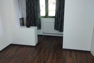 Garsonieră decomandată în Micro 1 - 4