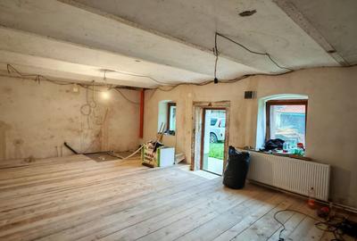 Casă individuală cu 12 camere cu Canalizare în Vulcan - 14