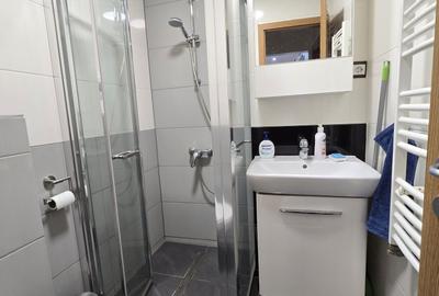 Apartament cu 4 camere decomandat în Micro IV - 4